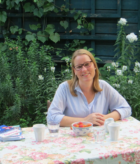 Kristina Pongracz, Autorin und Verlegerin lebt mit ihrer Familie in Wien.