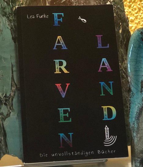 Im Farvenland gibt es für die zwölfjährige Linn so manches Rätsel zu lösen! Lesetipp zu Lea Funkes Farvenland-Roman für Kinder und Jugendliche.