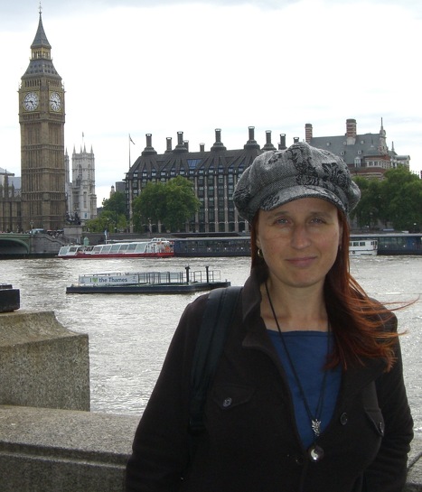 Tini Wider in London: In dieser Stadt spielt ihr erstes Romantasy-Jugendbuch "Zeitenchaos"-