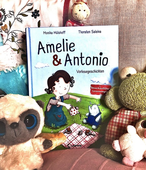 Monika Hülshoffs Kinderbuch "Amelie und Antonio" singt ein Loblied auf die Kuscheltiere dieser Welt.