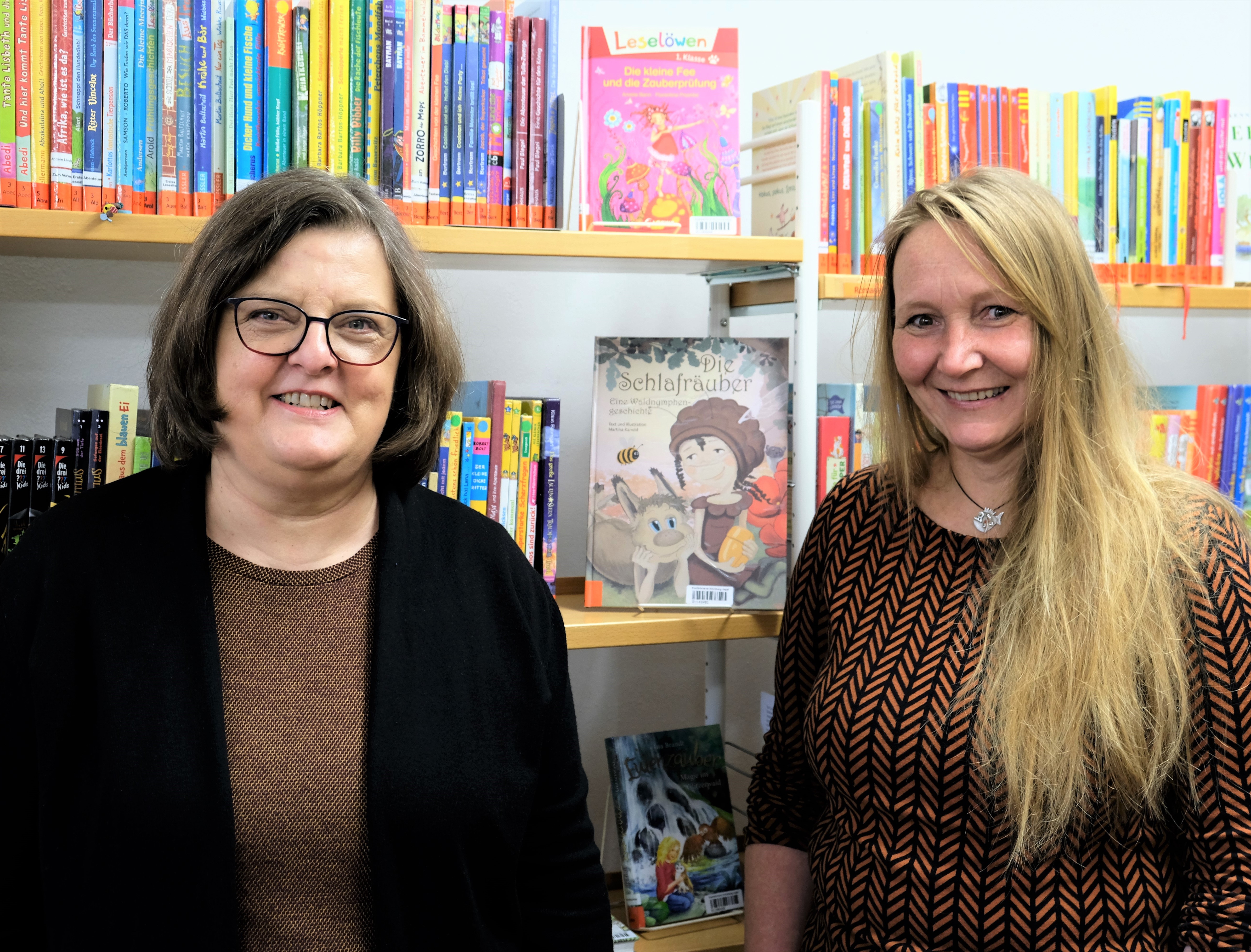 Die Organisatorinnen der Kinderliteraturtage: Anne Hirschle-Zimmermann (links im Bild) und Martina Kanold.